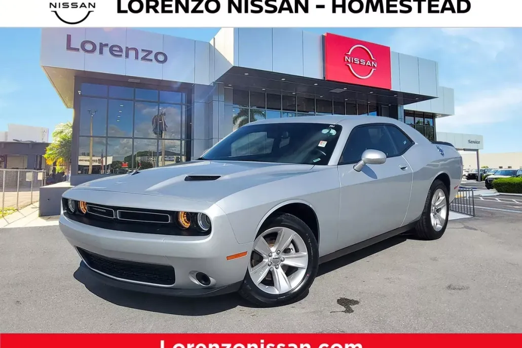 2023 Dodge Challenger SXT photo 1