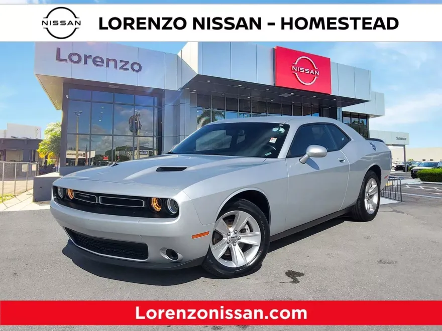 2023 Dodge Challenger SXT photo 1