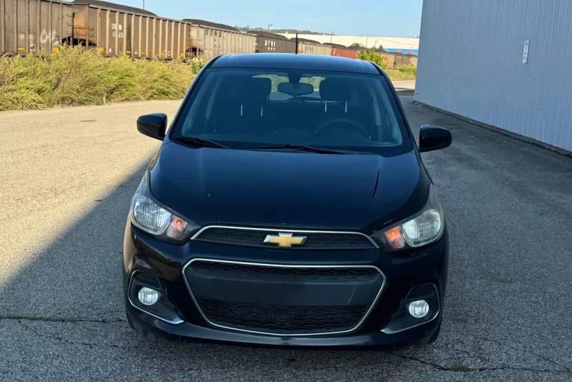 2017 Chevrolet Spark 1LT LT photo 1