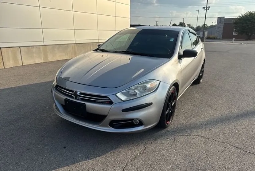 2016 Dodge Dart SXT photo 1