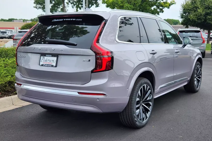 2026 Volvo XC90 Plus photo 1