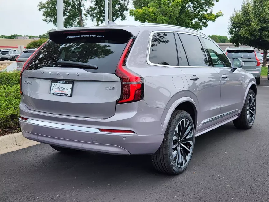 2026 Volvo XC90 Plus photo 1