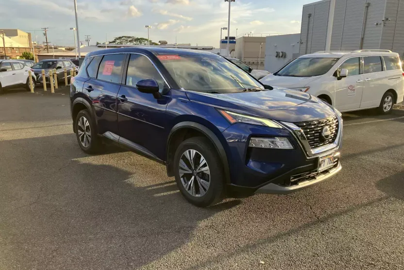 2022 Nissan Rogue SV photo 1