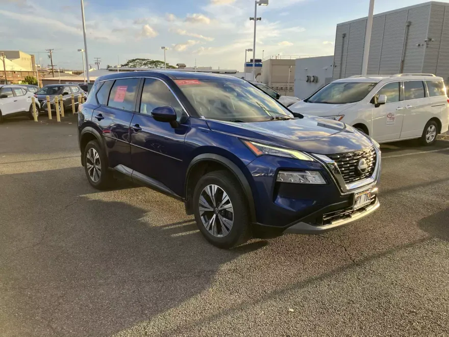 2022 Nissan Rogue SV photo 1