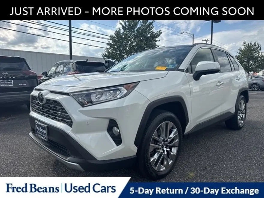 2020 Toyota RAV4 Limited photo 1