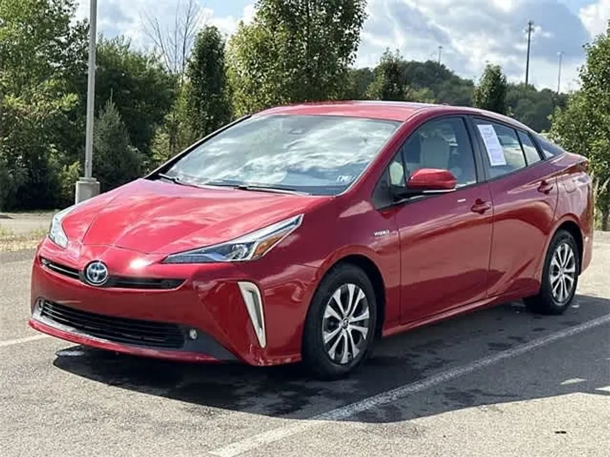 2022 Toyota Prius XLE photo 1