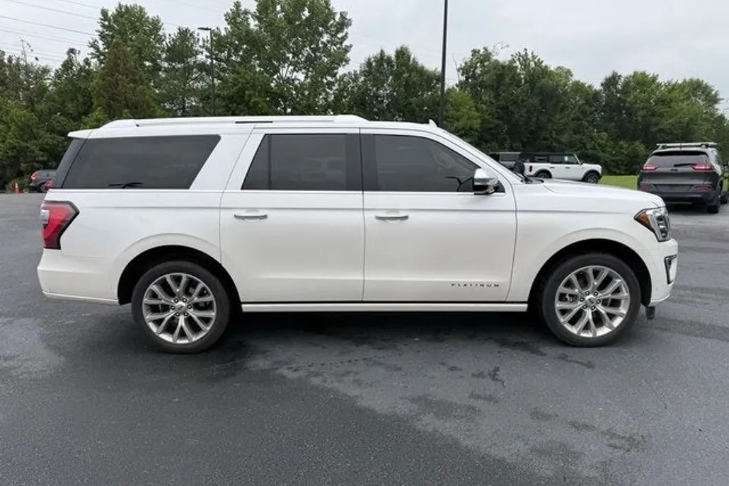 2019 Ford Expedition MAX Platinum photo 1