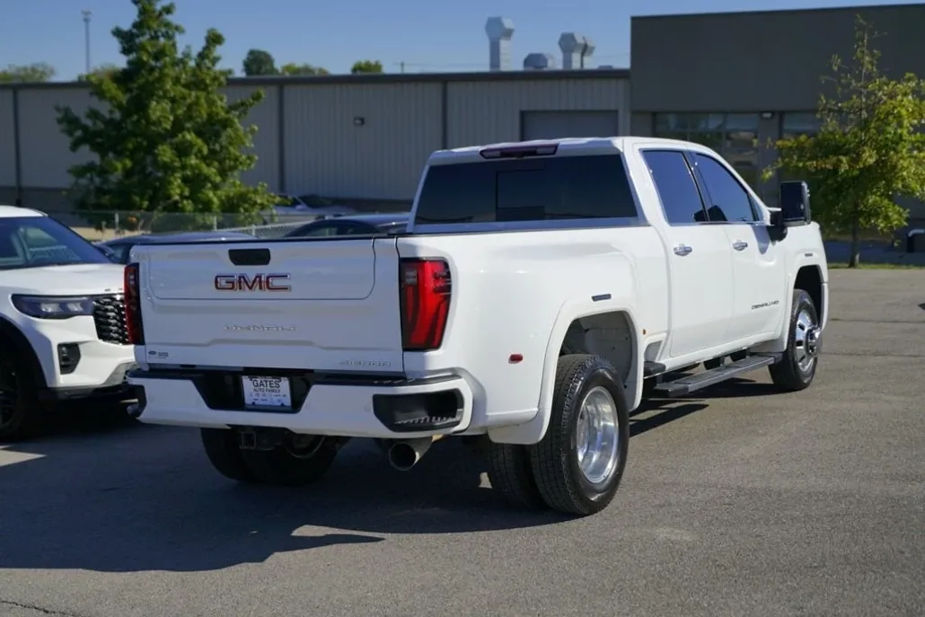 2024 Gmc Sierra HD Denali photo 1