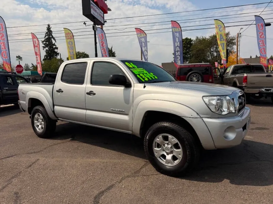 2006 Toyota Tacoma PreRunner V6 photo 1