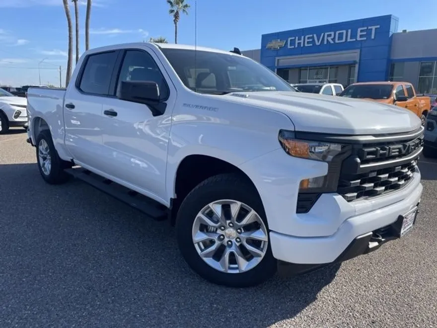 2026 Chevrolet Silverado 1500 Custom photo 1