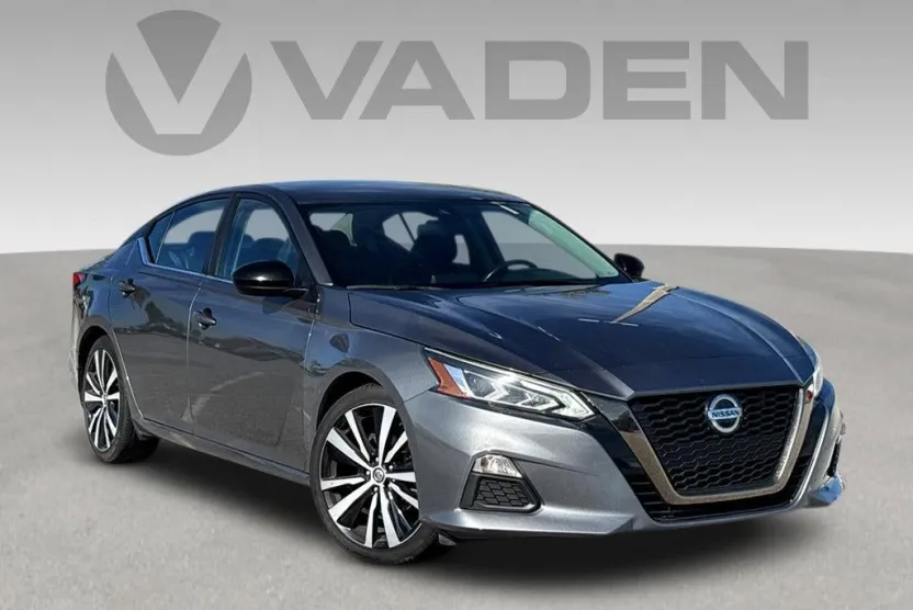2022 Nissan Altima 2.5 SR photo 1