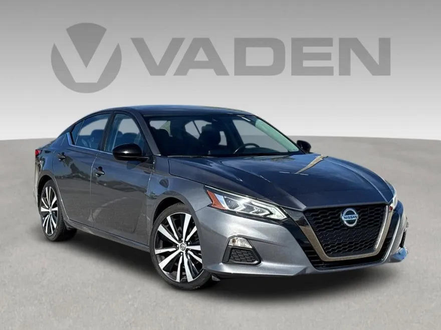 2022 Nissan Altima 2.5 SR photo 1