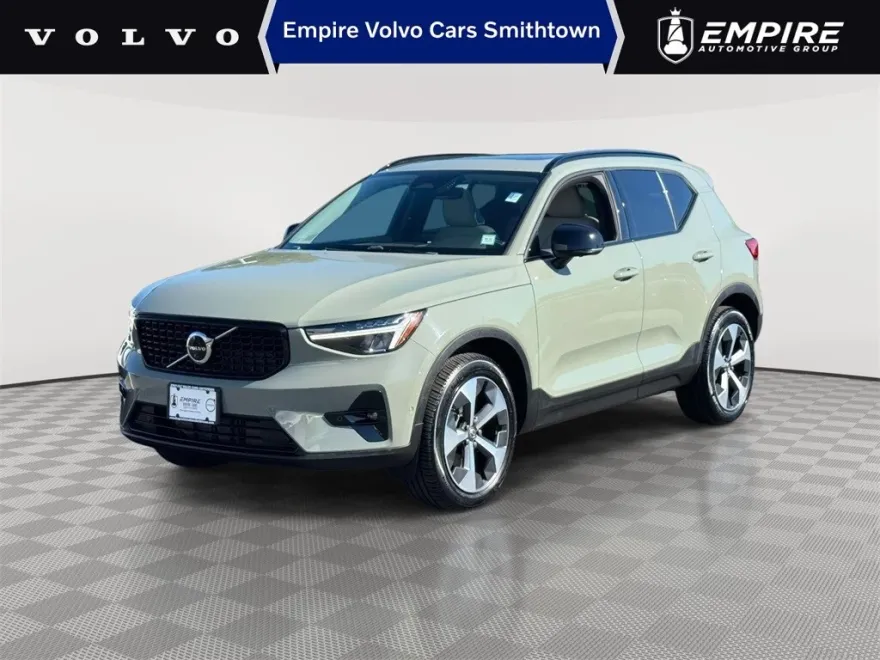 2023 Volvo XC40 AWD Plus photo 1