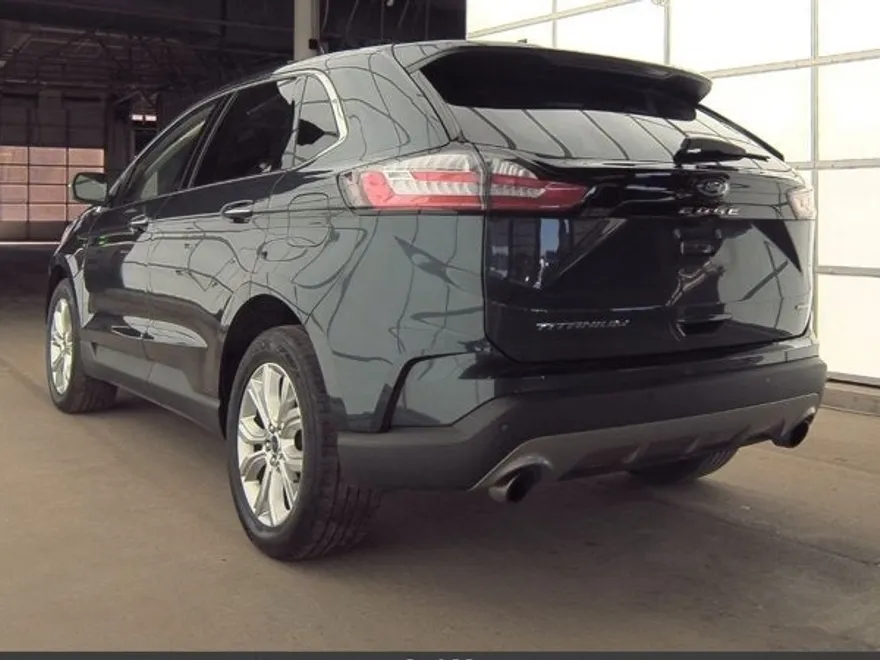 2022 Ford Edge Titanium photo 4