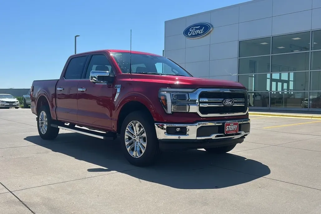 2025 Ford F-150 Lariat photo 1