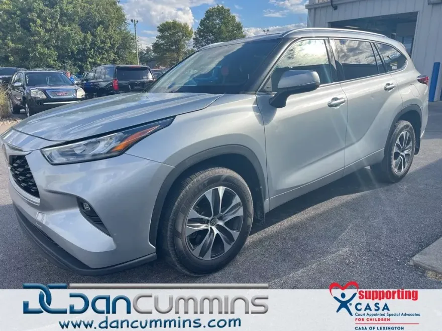 2020 Toyota Highlander XLE photo 1