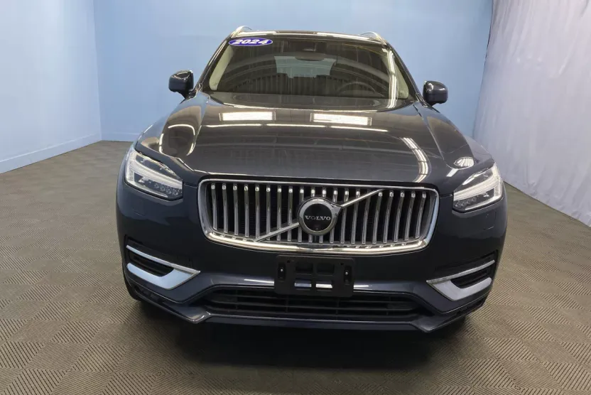 2024 Volvo XC90 Plus photo 1