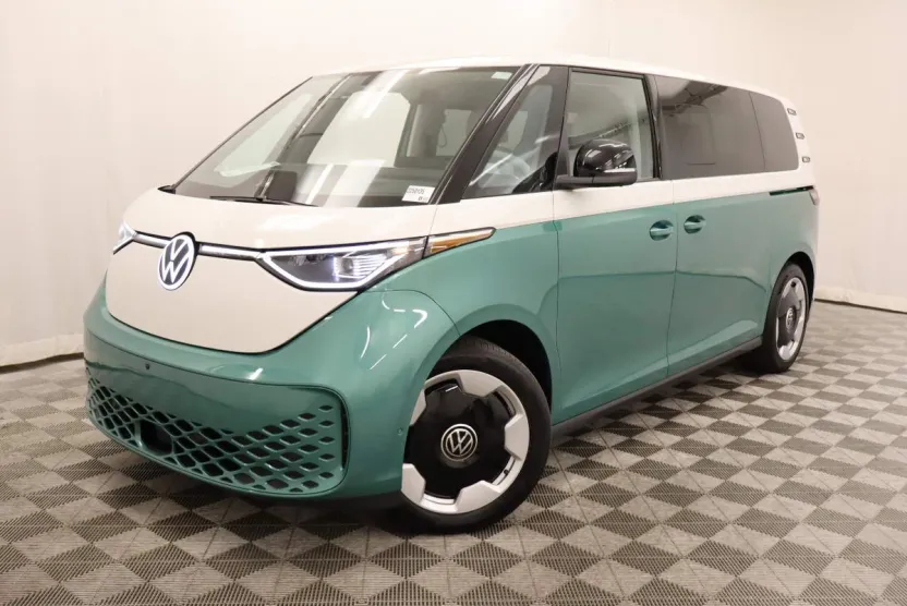 2025 Volkswagen ID. Buzz Pro Plus photo 1