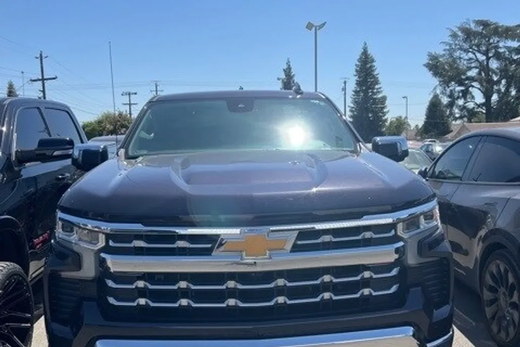 2023 Chevrolet Silverado 1500 LTZ photo 1