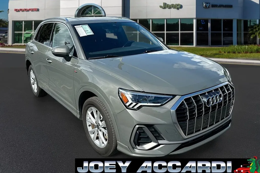 2024 Audi Q3 S line Premium photo 1