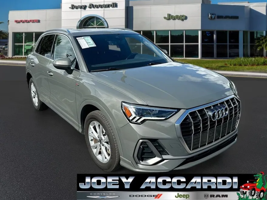 2024 Audi Q3 S line Premium photo 1