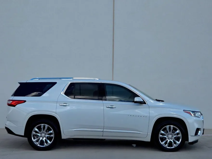 2018 Chevrolet Traverse High Country photo 1
