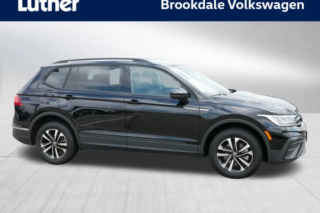 2022 Volkswagen Tiguan S photo 1