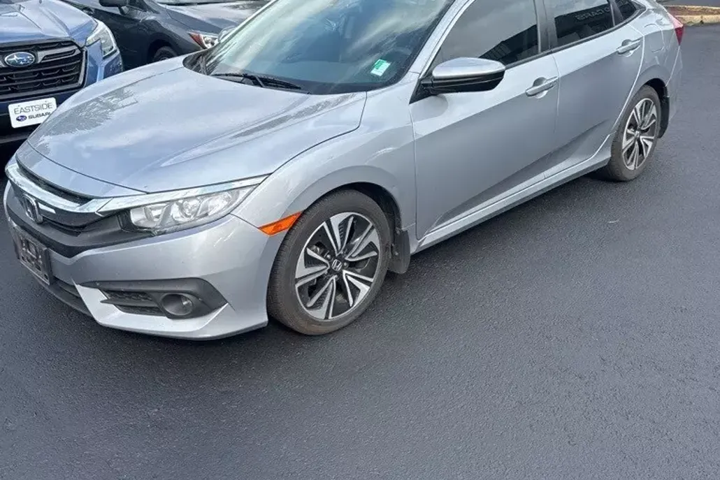 2017 Honda Civic EX-T photo 1