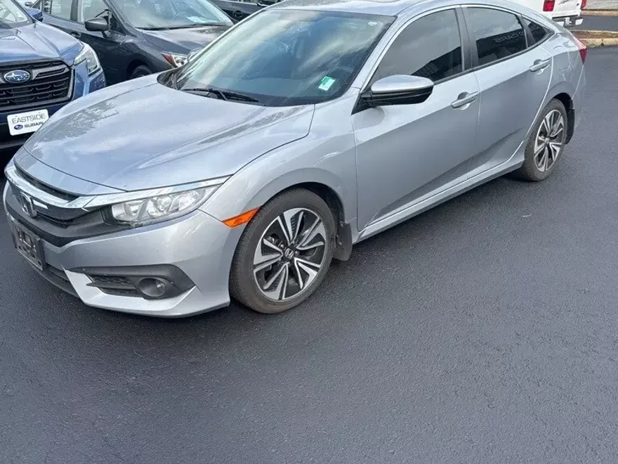 2017 Honda Civic EX-T photo 1