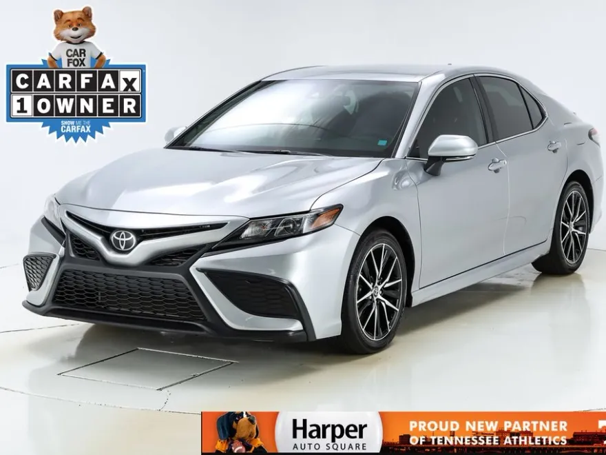 2023 Toyota Camry SE photo 1