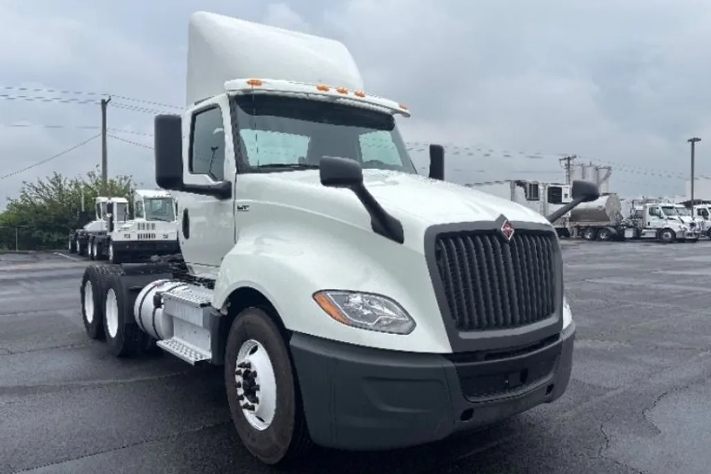 2020 International LT625 LT photo 1