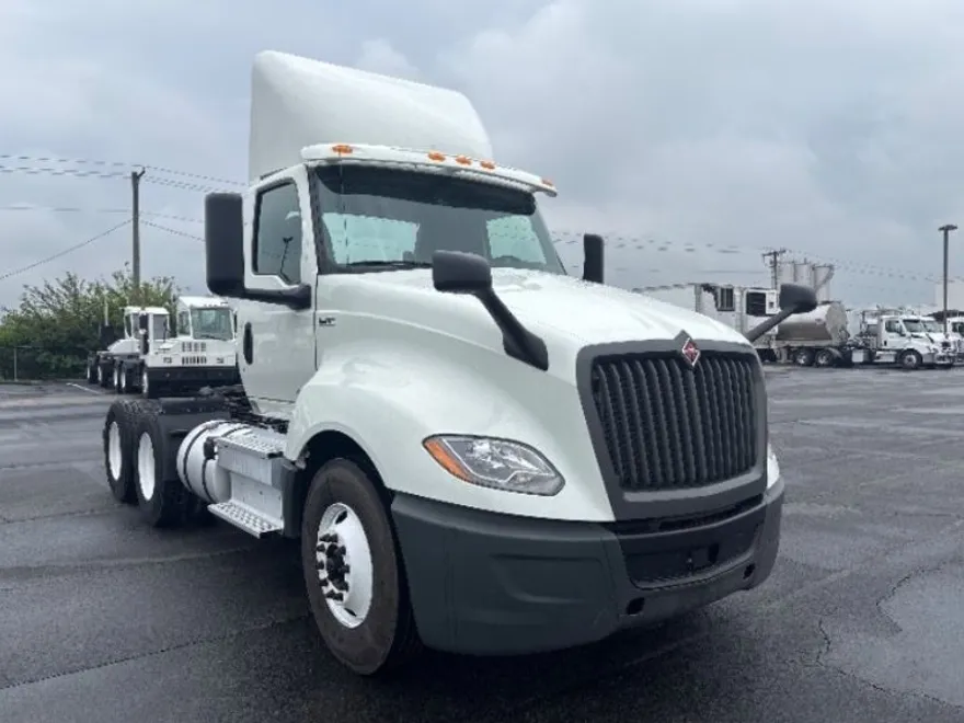 2020 International LT625 LT photo 1