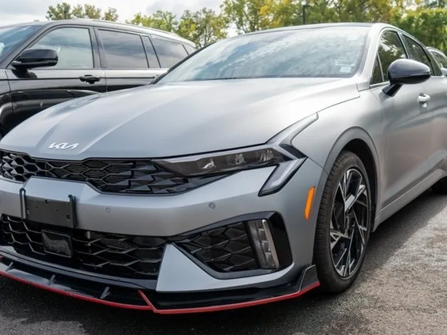 2025 Kia K5 GT-Line photo 1