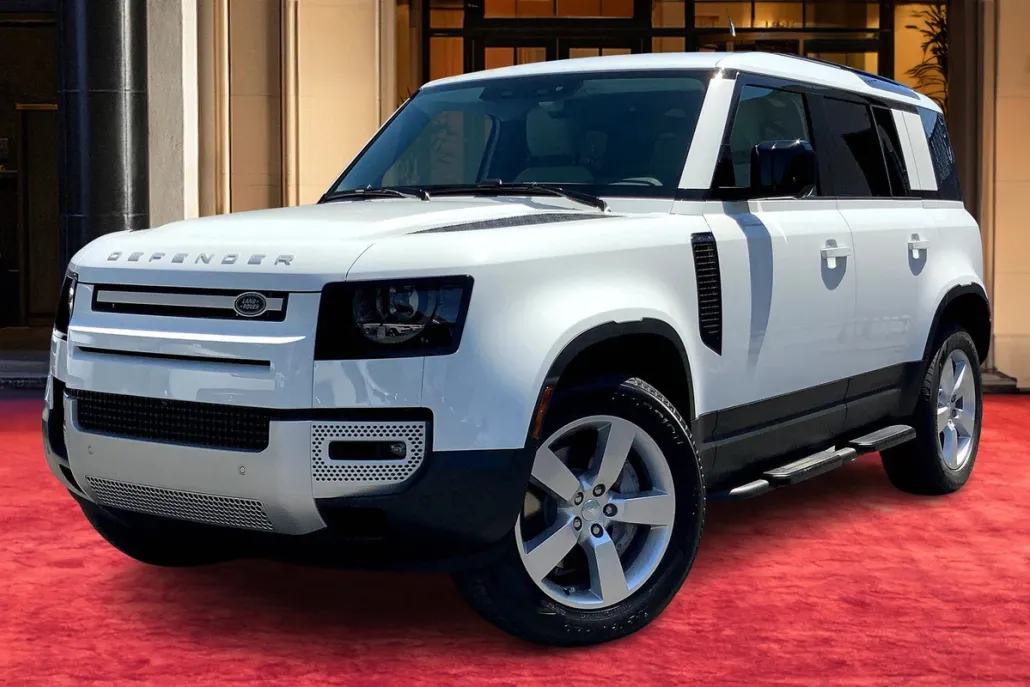 2025 Land Rover Defender 110 S photo 1