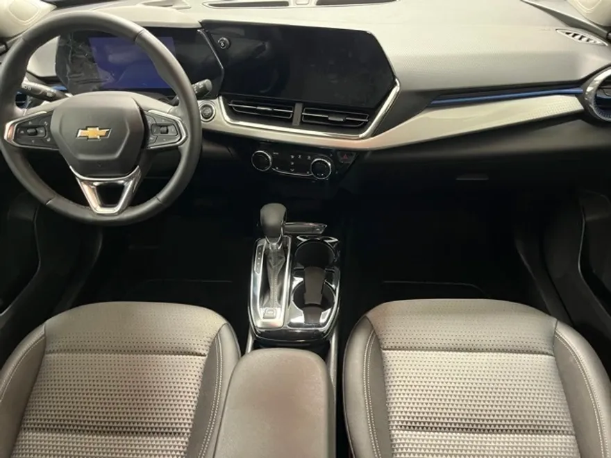 2025 Chevrolet Trax LT photo 1