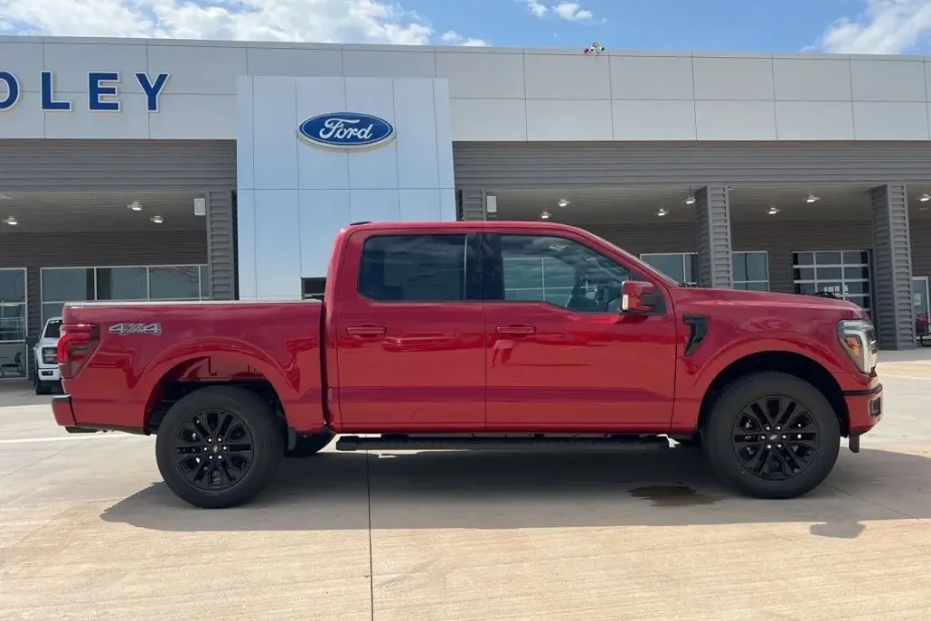 2025 Ford F-150 Lariat photo 1