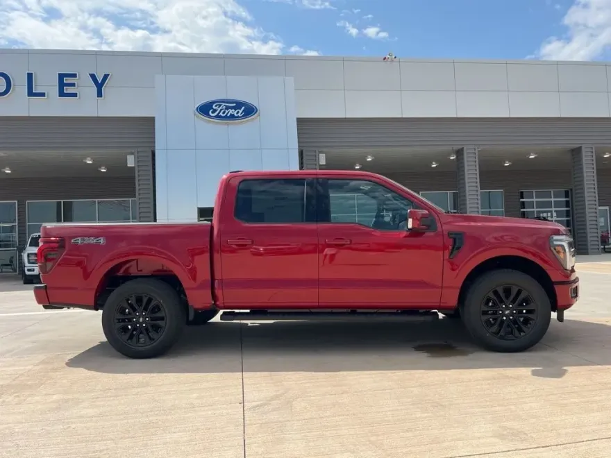 2025 Ford F-150 Lariat photo 1