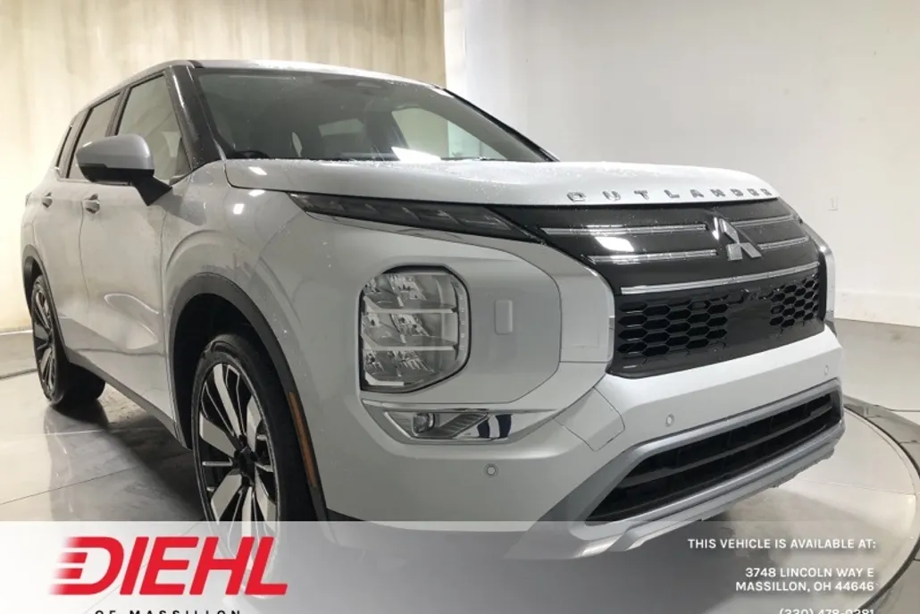 2025 Mitsubishi Outlander SE photo 1