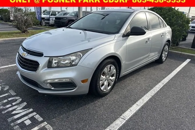2016 Chevrolet Cruze LS photo 1