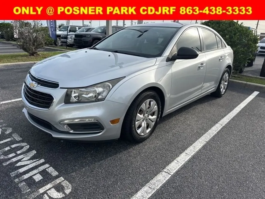 2016 Chevrolet Cruze LS photo 1