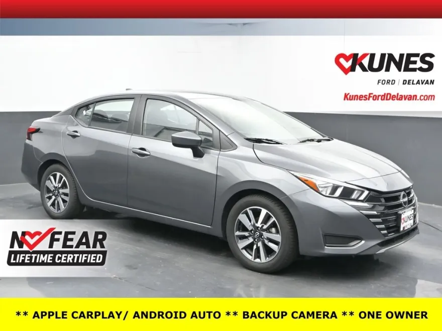 2023 Nissan Versa 1.6 SV photo 1