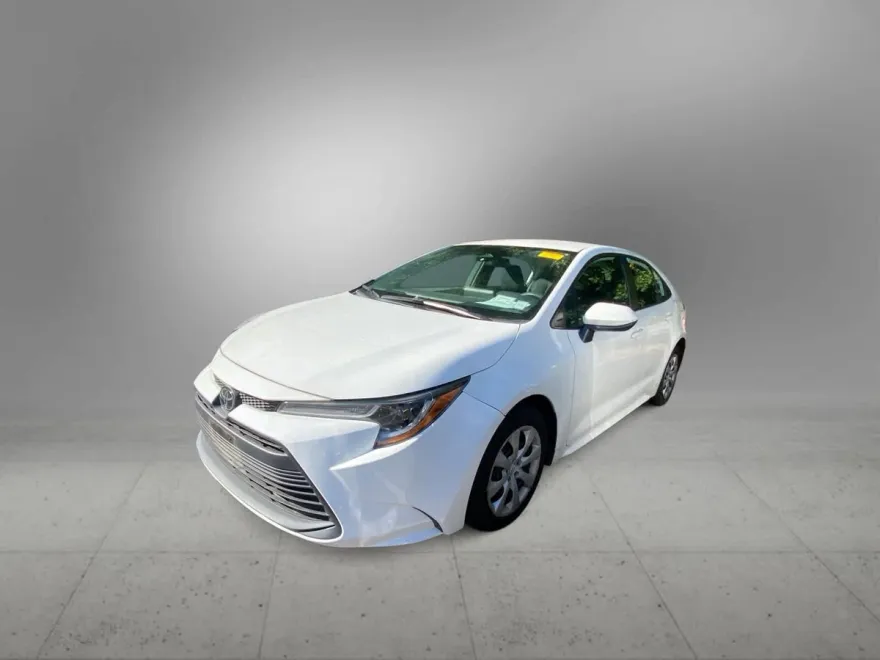 2023 Toyota Corolla LE photo 1