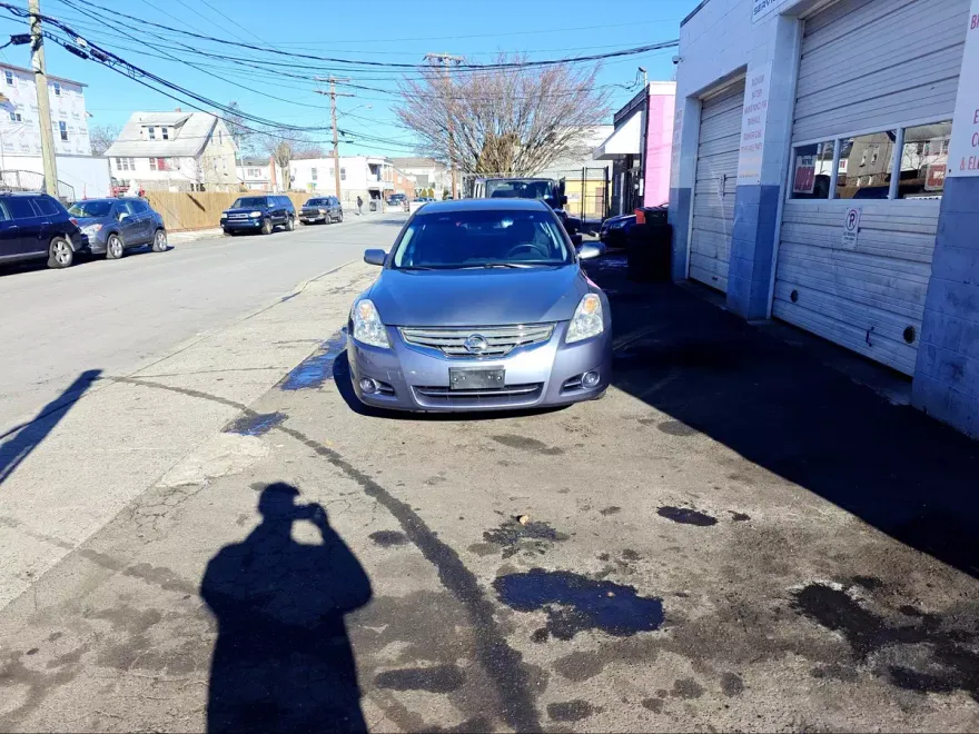 2010 Nissan Altima 2.5 S photo 1