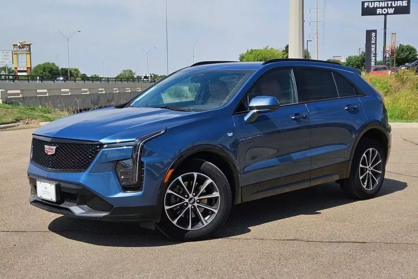 2025 Cadillac XT4 Sport photo 1