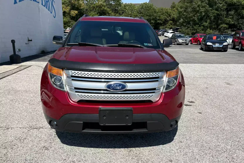 2013 Ford Explorer XLT photo 1