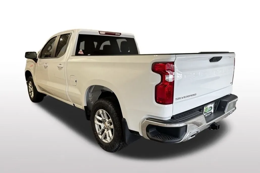 2025 Chevrolet Silverado 1500 LT photo 1