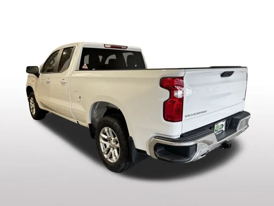 2025 Chevrolet Silverado 1500 LT photo 1