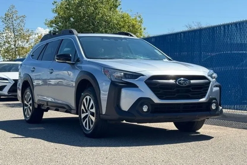 2024 Subaru Outback Premium photo 1