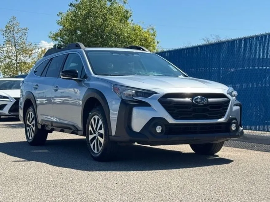 2024 Subaru Outback Premium photo 1