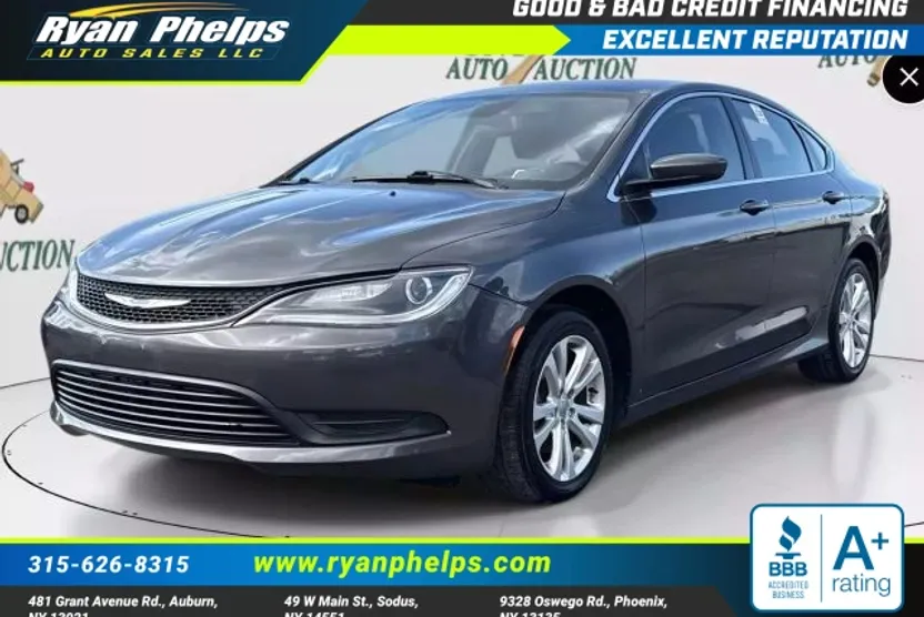 2016 Chrysler 200 Touring photo 1